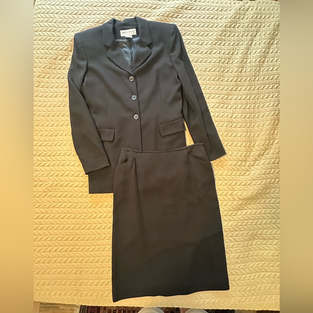 Like new!  Jones New York Black Women's Blazer and Skirt Set